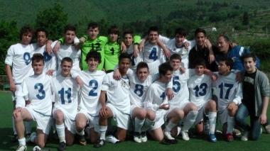 Tommaso Golfieri e la squadra Allievi B del CoianoSL