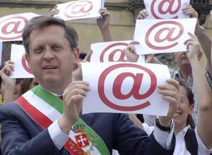 Pisa, tante "chioccioline" per lanciare l'Internet festival