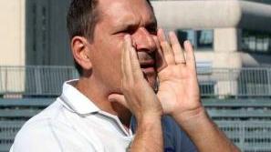 Antonio Bruschettini mentre detta gli ordini ai suoi Il tecnico guiderà il Certaldo anche nella prossima stagione