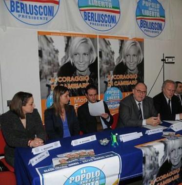 Una riunione dei vertici del Pdl  