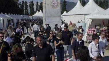 Folla all’Agrifiera