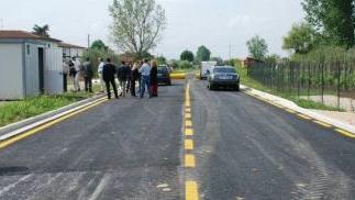Un momento della cerimonia di apertura della strada
