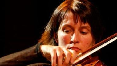 La violinista Viktoria Mullova durante un concerto     