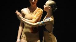 Due ballerine durante un’esibizione