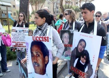 Ibi Ayad con il marito: nella strage del 20 giugno 2009 la ragazza ha perso padre, madre, il fratello di 17 anni e la sorellina di quattro            