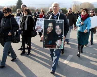 Sorelle Mazzoni, il Comune agli zii: familiari esclusi dalle elargizioni