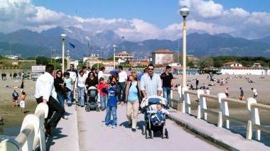 Il sindaco proibisce i tuffi dal pontile