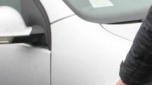 Vandali in azione contro le auto