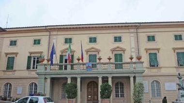 L’esterno del municipio di Ponsacco