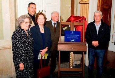 Alla cerimonia, il sindaco Favilla (al centro) e Pietro Fazzi 