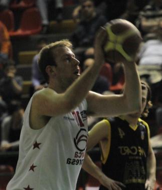 Il pivot Luca Passaglia domenica scender&agrave; in campo  
