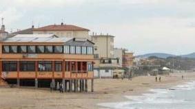 La spiaggia davanti al Delfino