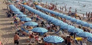 Negli stabilimenti niente caro ombrellone, i prezzi restano stabili