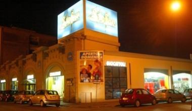 Ruba pigiami per un valore di 300 euro, denunciata una donna