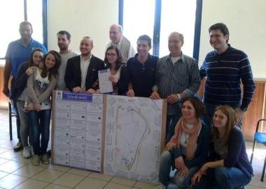 Foto di gruppo per le associazioni promotrici della mappa 