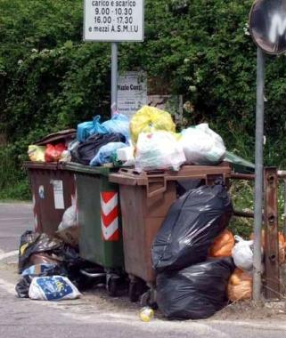 «Tenete in casa la spazzatura»