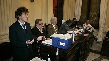 L’assessore Fanucci e i banchi del Pdl in consiglio