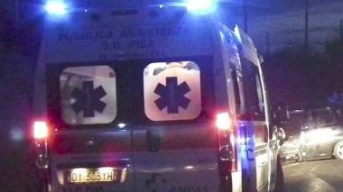 Un’ambulanza impegnata in un servizio notturno di soccorso