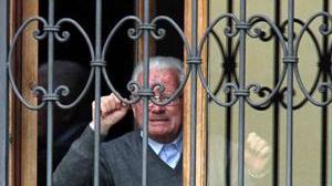 Massa, don Perettiè tornato in libertà