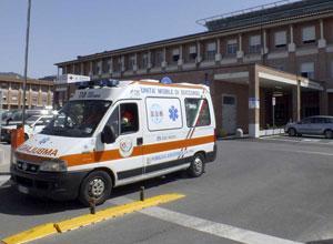 Pisa. Si fa servire una bevanda flambé, in coma per le ustioni