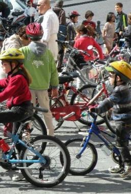 La partenza di Bimbinbici lo scorso anno 