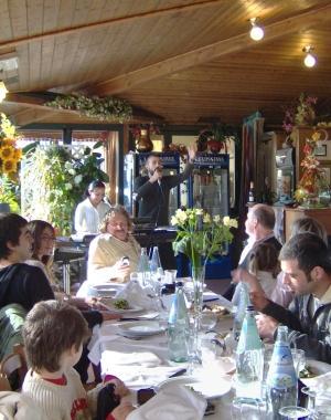 Maxi raduno di famiglie e generazioni alla Badia di Morrona: la rimpatriata