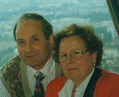 COMPLIMENTI A MARCELLO E MARIA Tanti auguri di cuore a Marcello e Maria che oggi festeggiano le ...