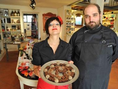Alcuni dei cioccolatini che si possono gustare nel negozio di Santomato 