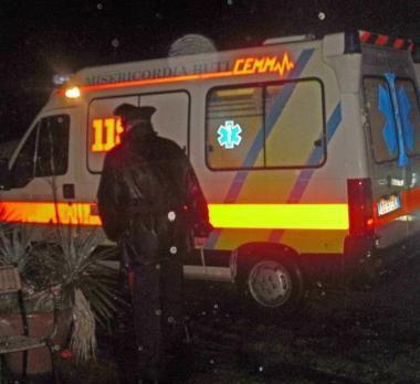 Unambulanza di servizio di notte 