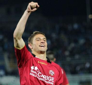 <b>  BLITZ.</b> Federico Dionisi festeggia la vittoria di Pescara e (sopra) il monumentale Luci   