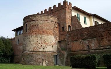 Il torrione di Santa Brigida della cerchia del Quattrocento 