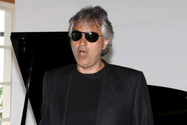 Bocelli si offre al Pucciniano