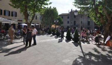 Castagneto, ecco la nuova piazza del Popolo