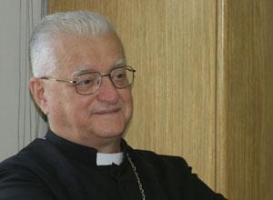 Il vescovo Gastone Simoni