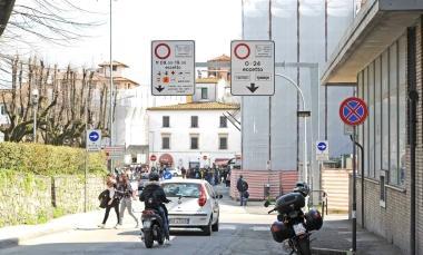 Varco elettronico con telecamera in piazza San Francesco per multare i non autorizzati 