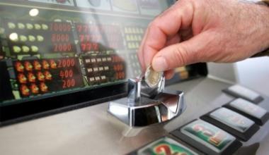 Controlli dei carabinieri sulle slot machine: 10 contravvenzioni