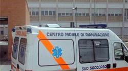 Frontale tra moto e auto, grave un giovane
