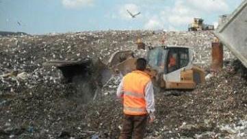 Proteste sui miasmi degli ultimi giorni nella zona della discarica