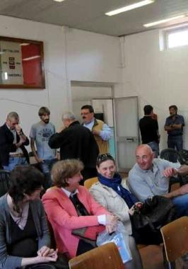 La gente in attesa di Rossi a Pontremoli sabato scorso    