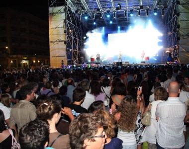 Un concerto in piazza Matteotti di Notte Lidoblu 