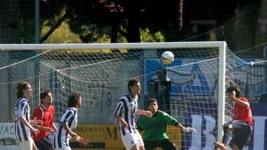 Un momento della partita tra il Rosignano e Pizzighettone terminata con la vittoria dei locali