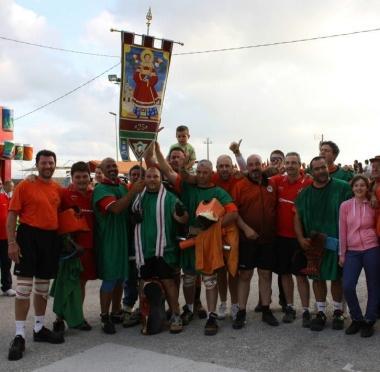 Due immagini del palio di Santo Stefano a Macerata 