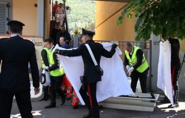 La rimozione delle salme il giorno della tragedia 