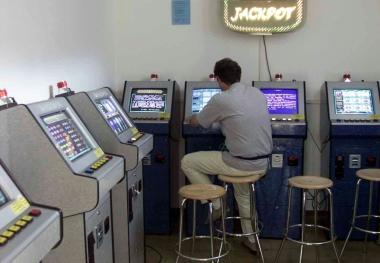 Per essere in regola i gestori dei locali con slot-machine devono rispettare quanto previsto dal testo unico di pubblica sicurezza  