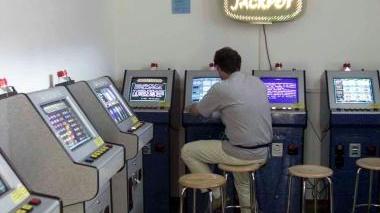 Per essere in regola i gestori dei locali con slot-machine devono rispettare quanto previsto dal testo unico di pubblica sicurezza