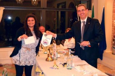 La vincitrice del concorso Leila El Falahi con Fontana 