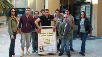 <b>A GORARELLA.</b> Angelini con alcuni suoi sostenitori