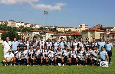 Il gruppo del Fucecchio che aveva iniziato la stagione 2010/2011 con il tecnico Mauro Marchi al timone 