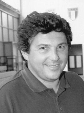 Sopra, Stefano Michelini, coach e commentatore tv, a destra Joe Forte nella gara contro Imola   