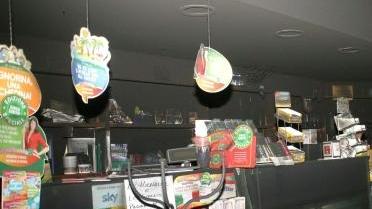 L’interno del bar dov’è scoppiato l’incendio